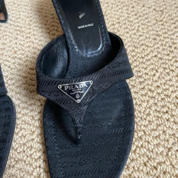 Prada Vintage Black Logo Toe-Post Sandals - Picture 6 of 16